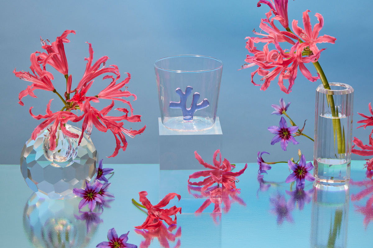 Sprezz lilac tumbler glass made from durable, non-toxic borosilicate glass. Sprezz colorful glass designed in Italy by Alessandra Baldereschi